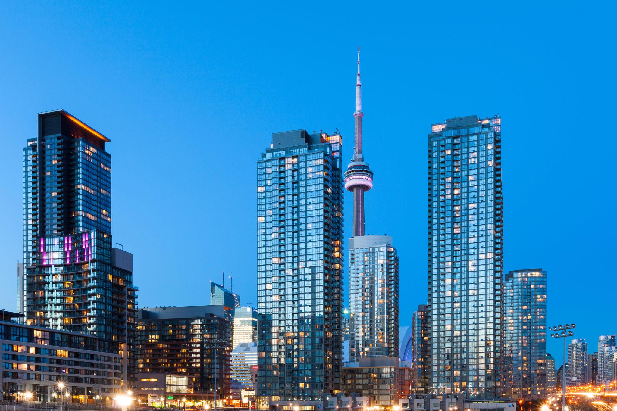 Mississauga luxury condo skyline